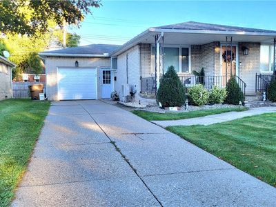 61 Andres Pl, Cheektowaga, NY, 14225