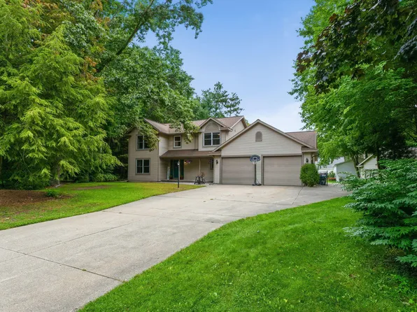15250 Hofma Dr, Grand Haven, MI 49417