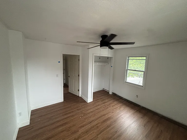 466 Admiral St #A — Photo 5