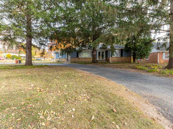 3535 Latham St, Rockford, IL 61103