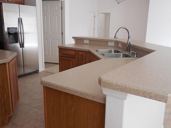 4th image of 714 Vibrant Ln