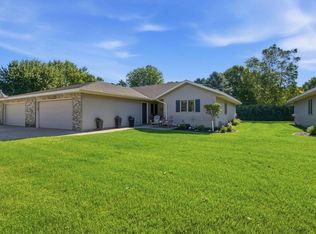 2607 9th St SW, Willmar, MN 56201
