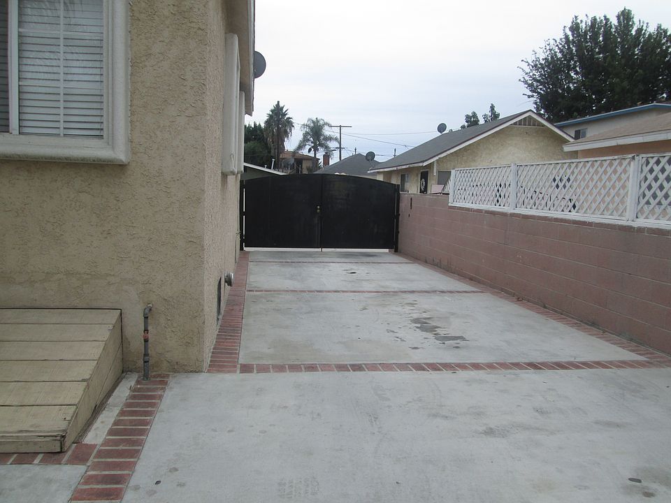 2nd image of 651 W Sepulveda St