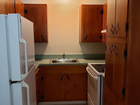 2nd image of 1100 Weber Way APT 6