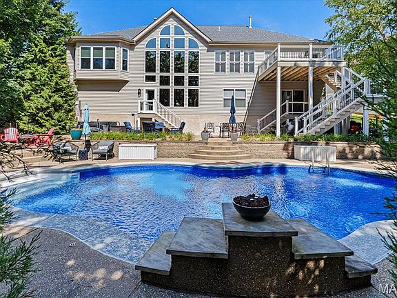 3rd image of 317 Highland Meadows Ct
