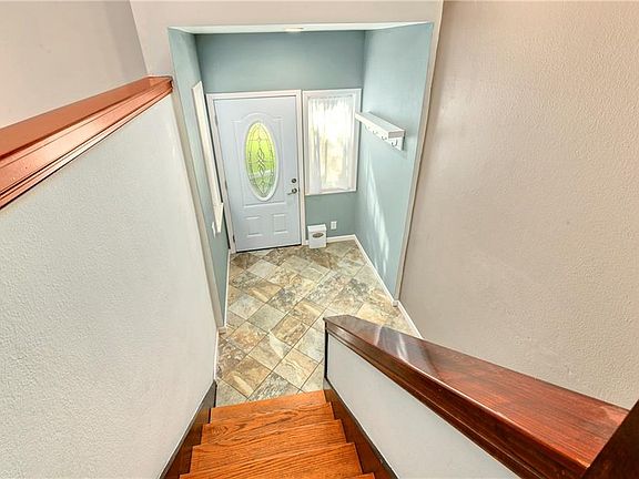5th image of 603 S Hamilton Cir