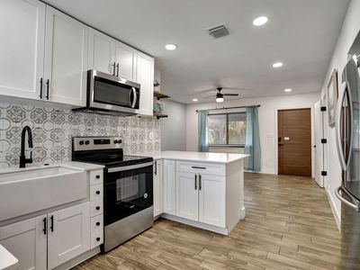 121 NE 49 Street, Oakland Park, FL, 33334