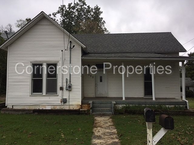1st image of 111 1/2 Jordan Ave