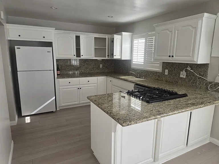 10651 Alderson Ave — Photo 9
