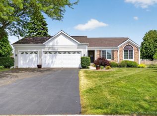 1148 Sawmill Ln, Algonquin, IL 60102