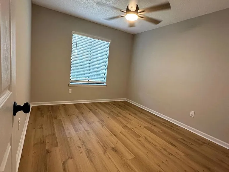 317 Evergreen Ave — Photo 16