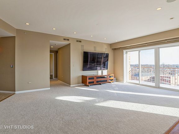 3rd image of 395 Graceland Ave Unit 703