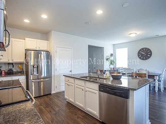 3rd image of 142 Presley Ln