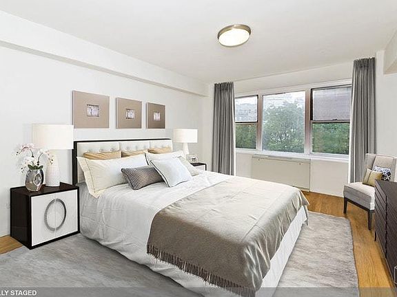 4th image of 23 Greenwich Ave #9H