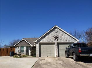 400 Colonial Pl, Everman, TX 76140