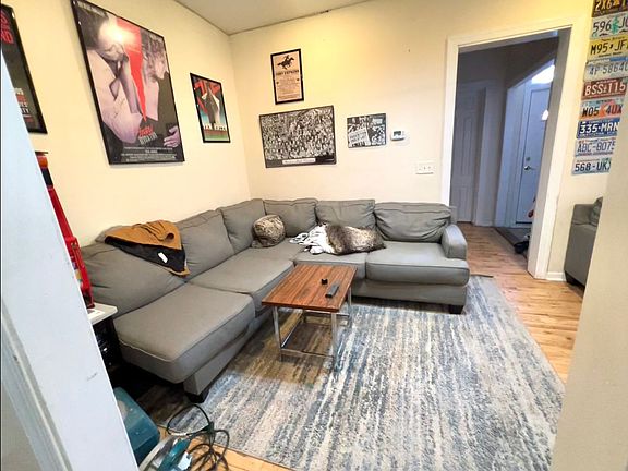 3rd image of 3212 Winter St #3212