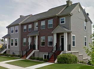 2157 Schoolmaster Dr, Chaska, MN 55318