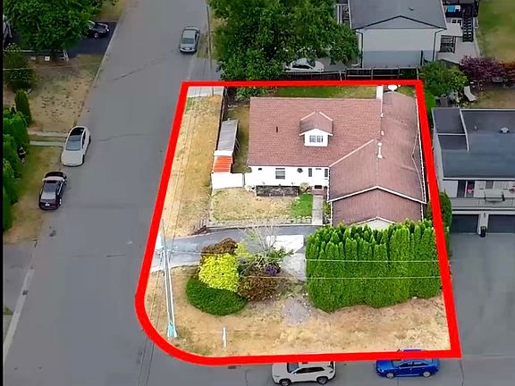 2nd image of 11565 77a Ave