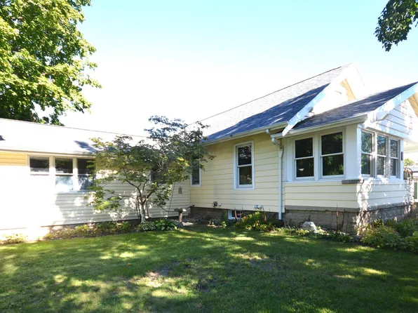 704 Indiana St, Walkerton, IN 46574