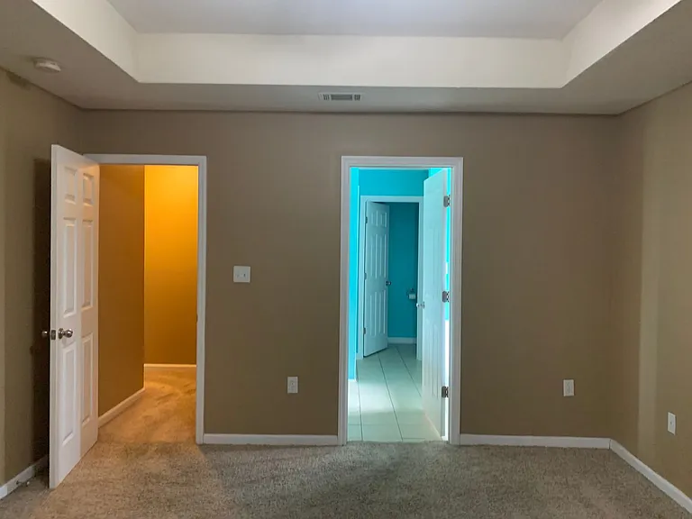 4280 Shelby Ln — Photo 11
