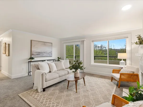 12341 35th Avenue NE #405, Seattle, WA 98125