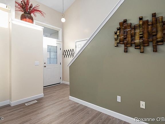 5th image of 5848 Grand Oaks Dr NE