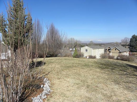 4th image of 615 Dover Cir