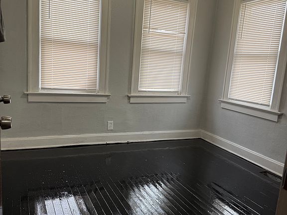 4th image of 3117 E 52nd St