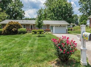 4124 Crestfield Rd, Knoxville, TN 37921