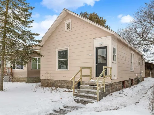 1610 15th Ave, Menominee, MI 49858
