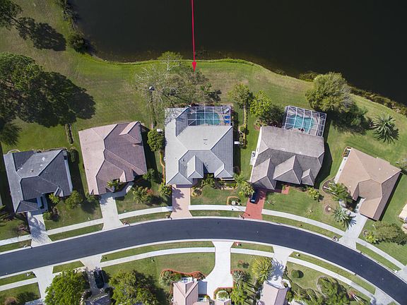 4th image of 1302 SW Briarwood Drive