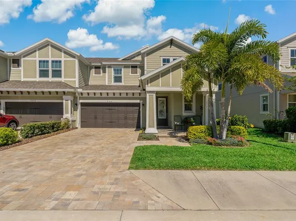 586 Ozona Village Dr, Palm Harbor, FL 34683