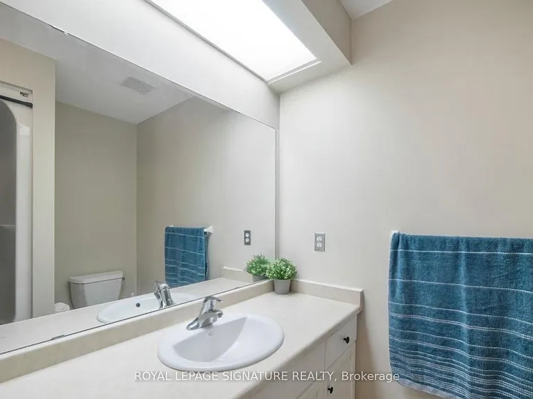 25 Meadowvale Dr #3 — Photo 21