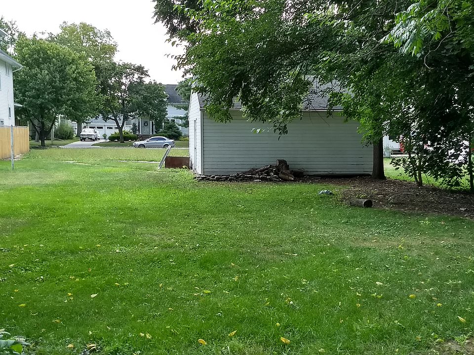 2nd image of 630 W Clinton St