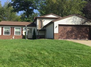 707 Azalea Dr, Cleveland, OH 44143