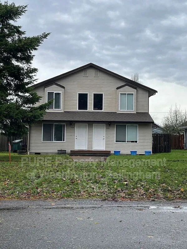 3 bed, 2.5 bath, 1236 sqft, $1,995 — Photo 1
