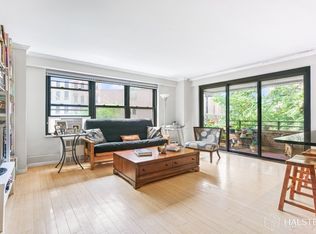 208 East Broadway, New York, NY 10002