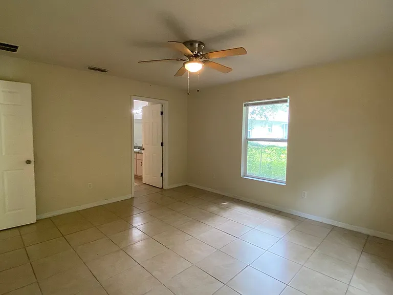 523 Silver Way Dr — Photo 17