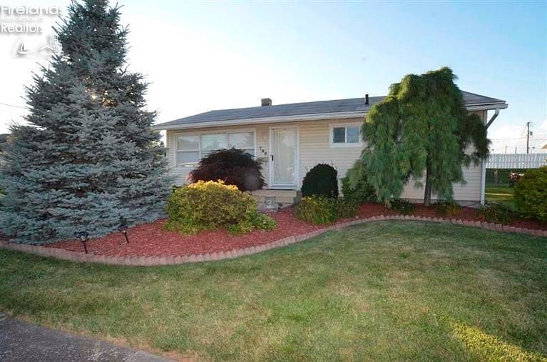 1st image of 705 Parkland Dr