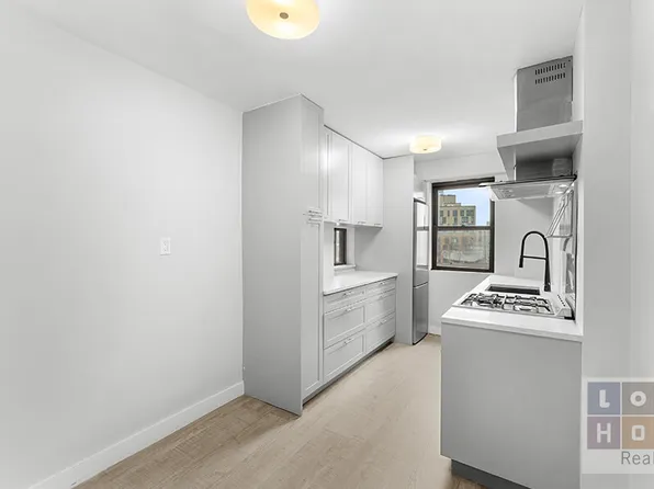 212 East Broadway image 10 of 31