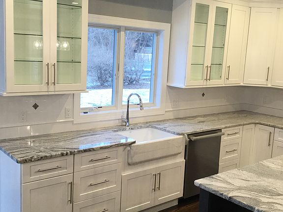 Farm Sink w/Miele DW