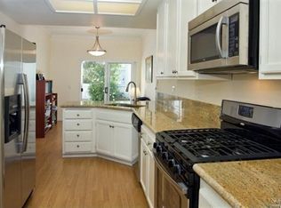 35 Mariners Cir, San Rafael, CA 94903