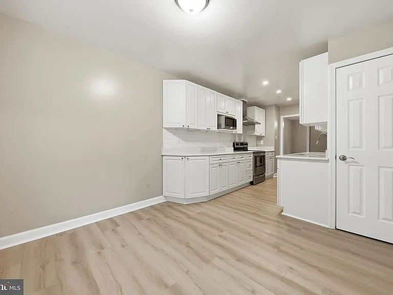 7817 Heatherton Ln — Photo 11