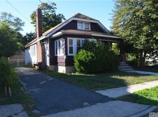 7DN John St, Roosevelt, NY 11575