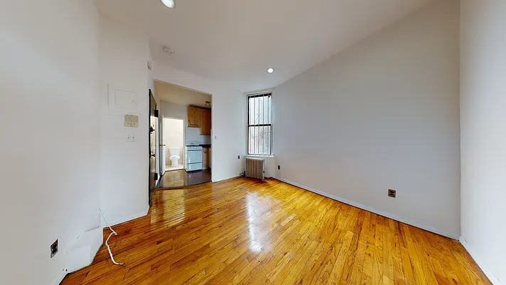 Rented by Bond New York | media 8