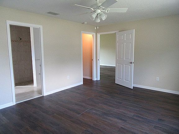 4th image of 10614 SE 52nd Ave