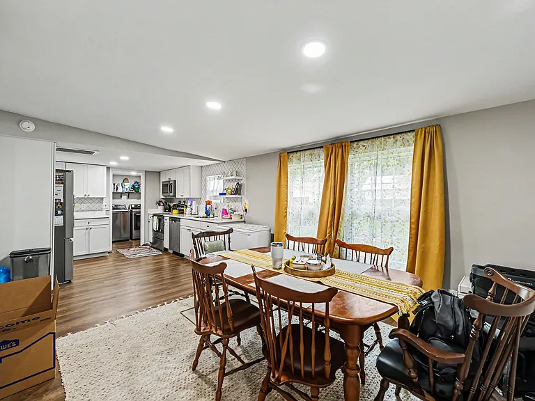309 Farrell St — Photo 9