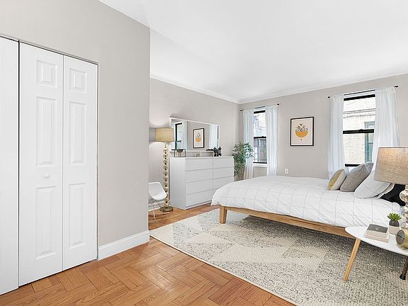 5th image of 125 Hawthorne St APT 1J