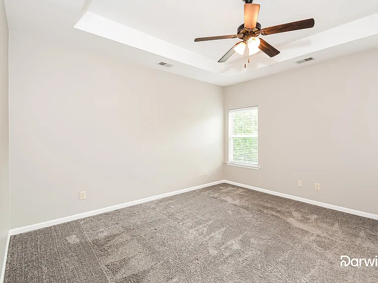109 Cessna Dr — Photo 12
