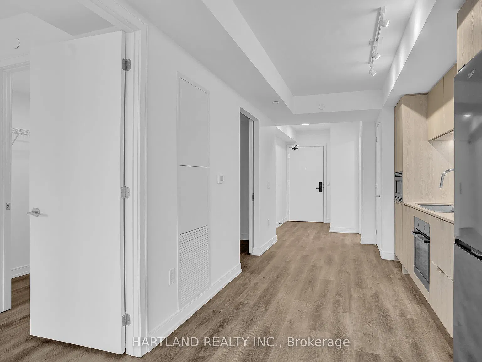 2 bed, $2,000 — Photo 3